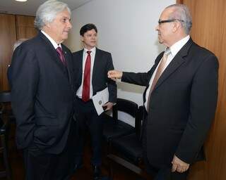 Senador e prefeito se reuniram com o ministro da Aviação Civil. (Foto: Divulgação)