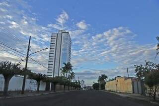 Domingo amanhece com c&eacute;u claro e previs&atilde;o de at&eacute; 29&ordm; durante o dia 