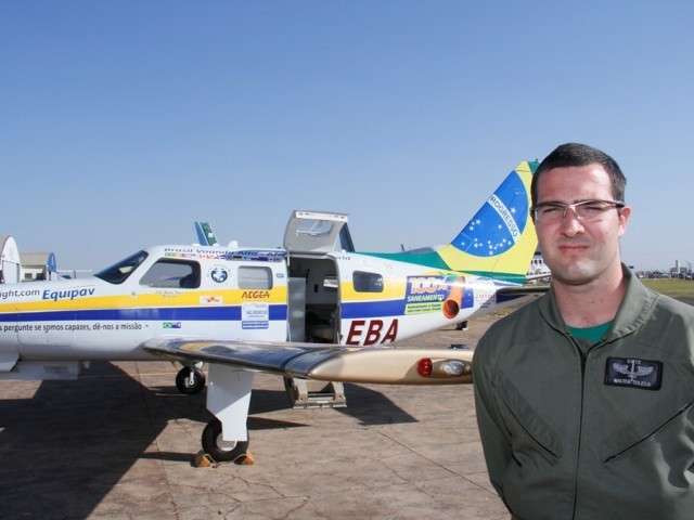 Jovem piloto que deu a volta ao mundo ministra palestra em Campo Grande