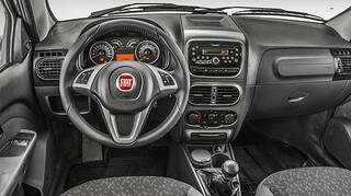 Fiat lança Strada 2014 com novo visual e porta extra na versão cabine dupla