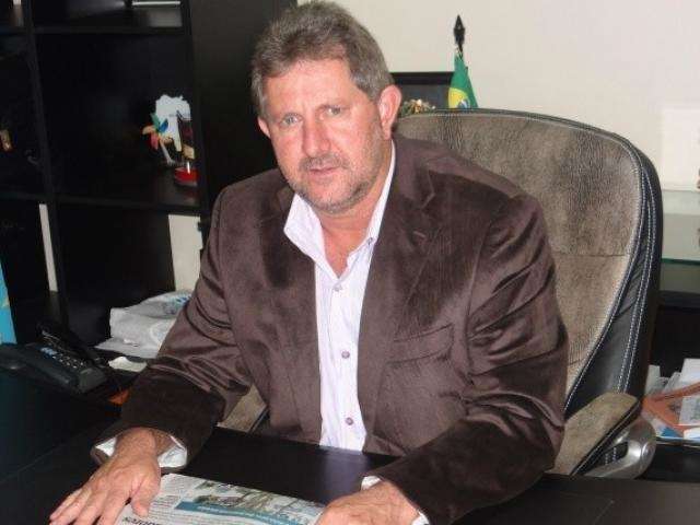 Com liminar do TJ, prefeito acusado de nepotismo reassume o cargo