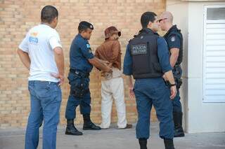 Agressor foi preso logo em seguida pela Polícia Militar. (Foto: Pedro Peralta)
