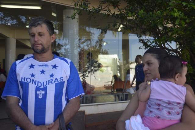 Caos na emerg&ecirc;ncia obriga posto de sa&uacute;de improvisar at&eacute; UTI na Capital