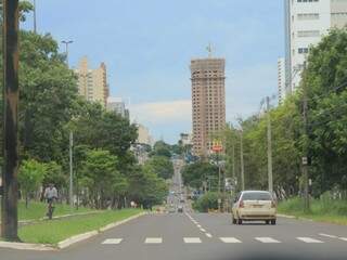 Avenida Afonso Pena, em Campo Grande, neste domingo (dia 10). (Foto: Marina Pacheco).