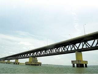 Ponte fica na divisa de Mato Grosso do Sul com São Paulo. (Foto: O Correio News)