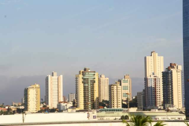 Segunda-feira de calor e c&eacute;u nublado em Campo Grande