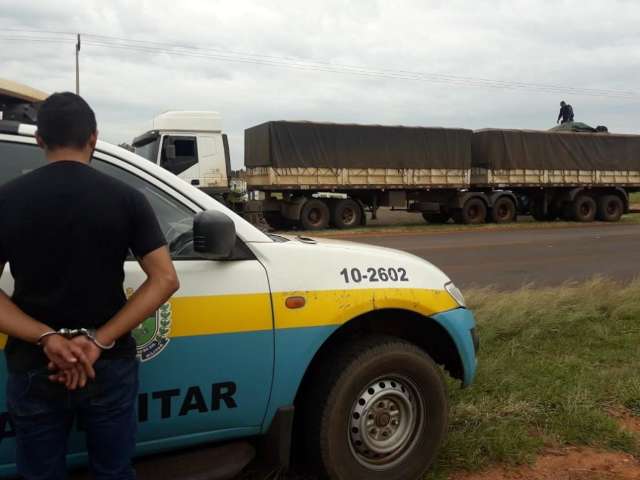 Carga de R$ 1,5 milh&atilde;o em cigarros &eacute; apreendida rumo ao Paraguai 