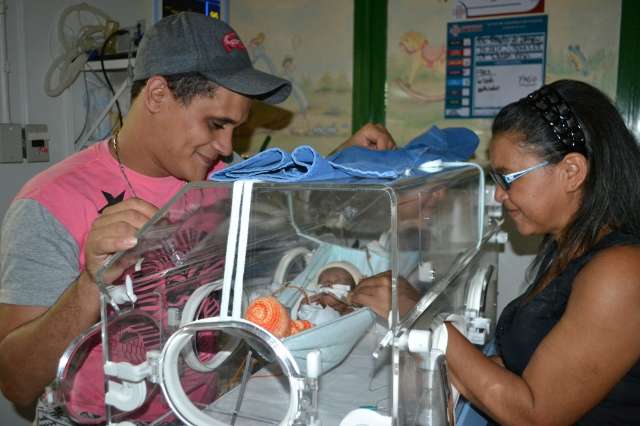 Livre de infec&ccedil;&atilde;o h&aacute; 20 dias, Yago &lsquo;engorda&rsquo;, mas continuar&aacute; no hospital