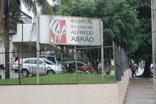 Hospital do Câncer mantinha contrato especial com clínica de diretor. (Foto: Marcos Ermínio)