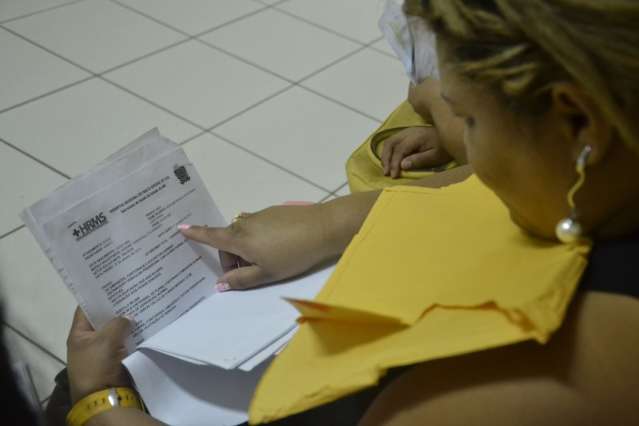 Ap&oacute;s espera de at&eacute; 3 anos, exames defasados comprometem consulta