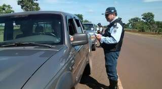 Fiscalizações estão sendo intensificadas para garantir uma viagem segura aos motoristas e a repressão às violações às Leis de Trânsito. (Foto: Divulgação)