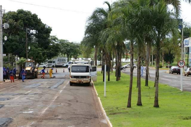 Recapeamento bancado pelo estado come&ccedil;a para valer em vias centrais