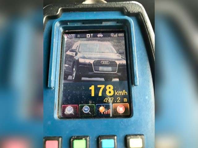 PRF registra 1 abuso de velocidade por minuto e carro &eacute; flagrado a 178 km