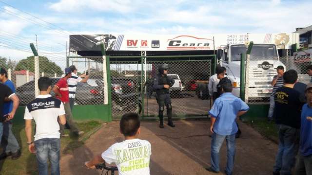 Garagista &eacute; executado a tiros ao descer de caminhonete na fronteira