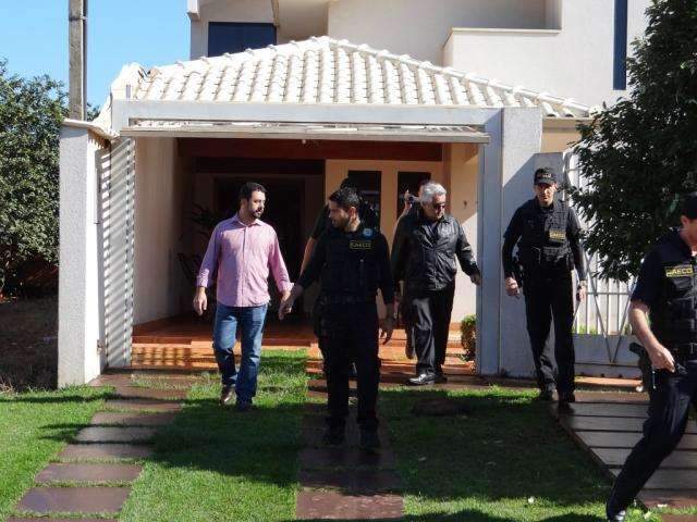 Ap&oacute;s perder emprego, ex-prefeito &eacute; investigado por superfaturamento