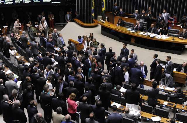 Pedido de vista adia tramita&ccedil;&atilde;o da reforma pol&iacute;tica do Senado