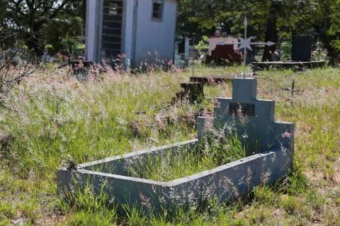 Vereadores recolhem queixas sobre insegurança nos cemitérios públicos