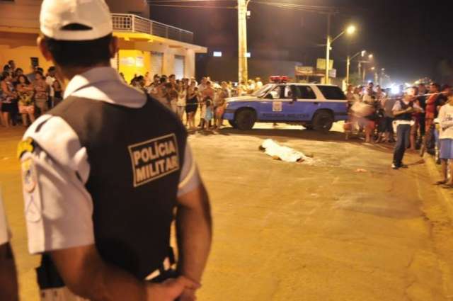 Homem que morreu atropelado por &ocirc;nibus tinha entre 25 e 30 anos