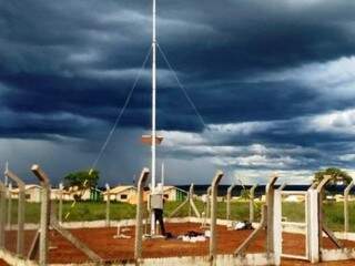 Uma das estações meteorológicas instaladas pelo governo em MS (Foto: divulgação/Semagro)
