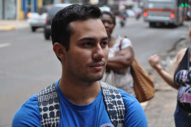 Usu&aacute;rio reclama da  superlota&ccedil;&atilde;o e queda na qualidade de &ocirc;nibus a R$ 3