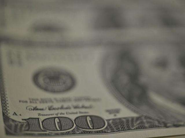 D&oacute;lar fecha em R$ 3,90 e bolsa tem maior queda semanal desde agosto