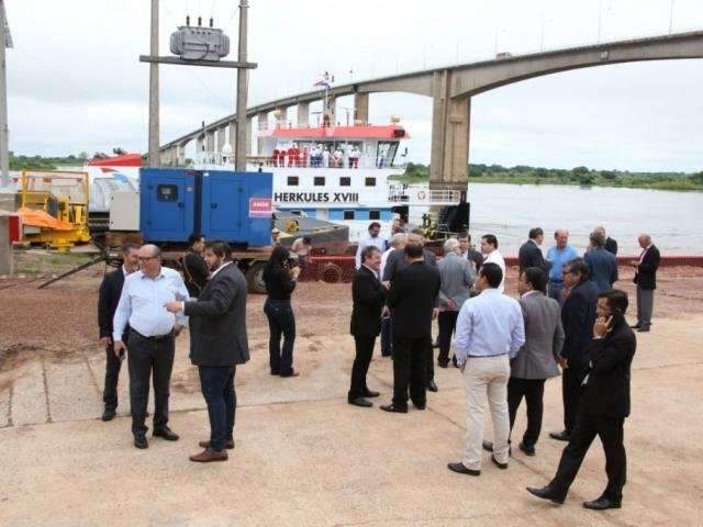 Atraso da chegada de carga na &quot;estreia&quot; de porto evidencia entraves