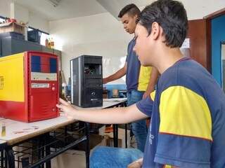 Jovens criaram produtos inovadores a partir do lixo eletrônico (Foto:Divulgação)