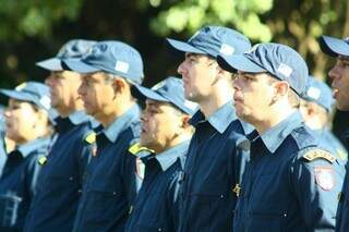 Policiais participam de solenidade alusiva ao Dia da PM (Foto: Marcos Ermínio)