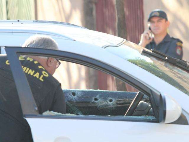 Com estrutura cara, executores fuzilaram carro de PM duas vezes