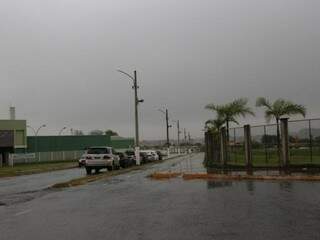 Chuva nesta manhã em Dourados; acumulado em setembro é quase o dobro do esperado (Foto: Helio de Freitas)