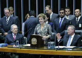 Dilma Rousseff durante sessão que a tirou do cargo, processo que vai ser tratado em sala de aula na UFMS.. (Foto: Arquivo)