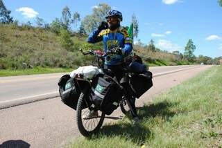 Ciclista aventureiro está voltando a sua terra natal, em Macapá e ficará em Campo Grande até segunda-feira (13) (Foto: Arquivo Pessoal)