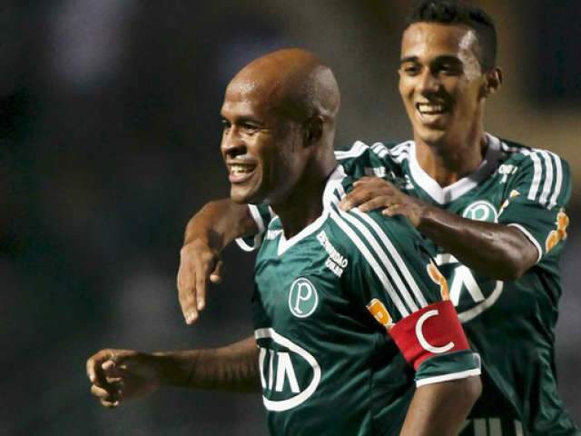  Palmeiras chega &agrave; lideran&ccedil;a do Paulist&atilde;o ap&oacute;s bater Ponte Preta