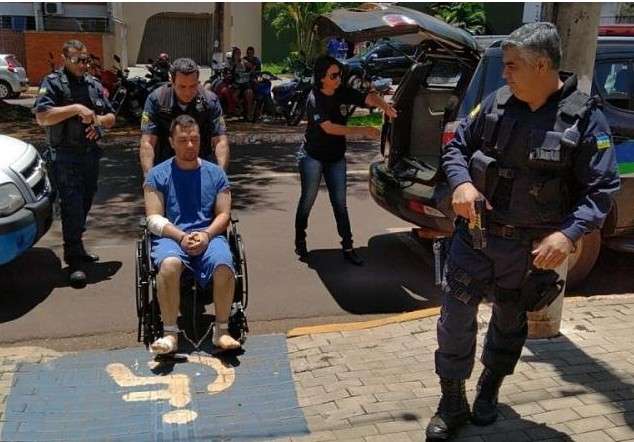 Homem que esquartejou a m&atilde;e &eacute; transferido para penitenci&aacute;ria 