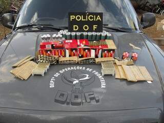 Pol&iacute;cia apreende 4,5 mil muni&ccedil;&otilde;es e at&eacute; p&oacute;lvora dentro de ambul&acirc;ncia