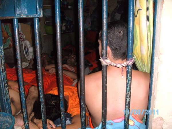  Justi&ccedil;a manda transferir presos amontoados em Amambai