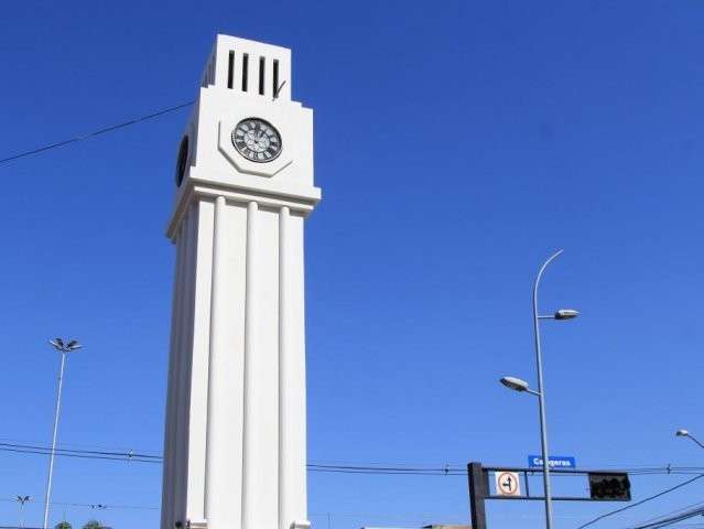  &ldquo;Est&aacute; quase certo&rdquo;, anuncia Bolsonaro sobre fim do hor&aacute;rio de ver&atilde;o 