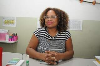 Silvana de Souza, diretora da Escola Manoel Bonifácio Nunes da Cunha. &quot;Somos uma família&quot;. (Foto: Paulo Francis)