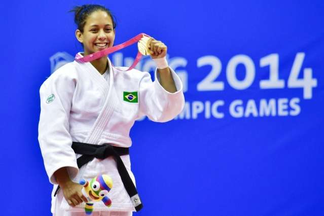 Ouro na China, judoca de MS vive dia de &quot;estrela&quot;, mas j&aacute; foca em seletiva
