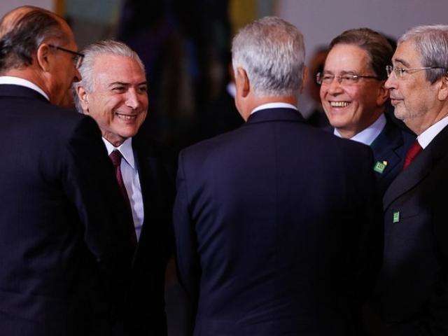 Temer diz que &#039;apreciaria muito&#039; solu&ccedil;&atilde;o para d&iacute;vida dos estados com BNDES