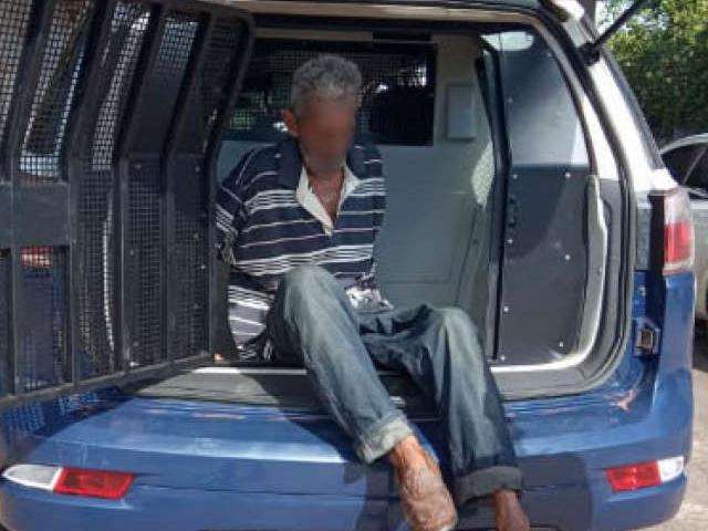 Homem &eacute; preso por oferecer dinheiro e celular a crian&ccedil;as, em troca de sexo oral 