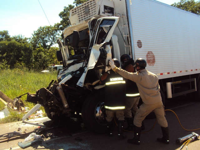  Motorista morre na BR-163 e testemunhas dizem que ele cochilou ao volante