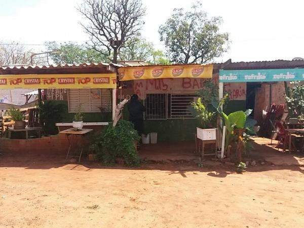 "Sujinho" arruma confus&atilde;o em boteco e leva tiro na perna; mulher &eacute; suspeita