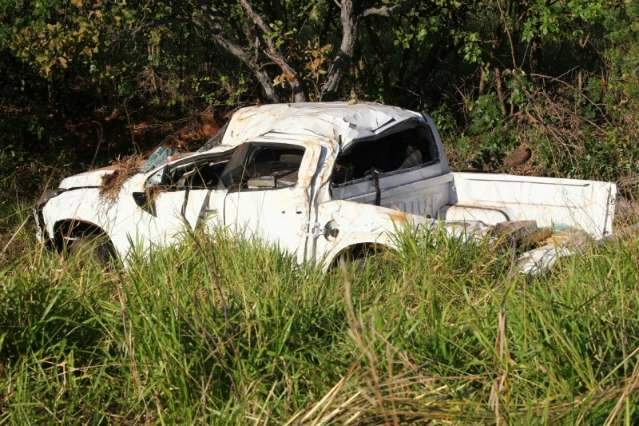 Pol&iacute;cia encontra 300 kg de drogas em caminhonete que capotou na MS-040