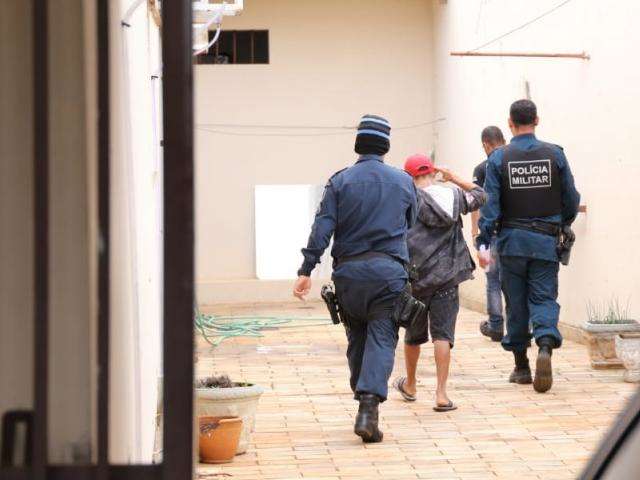 Homem afirma que estava b&ecirc;bado, mas nega estupro de menina de 7 anos