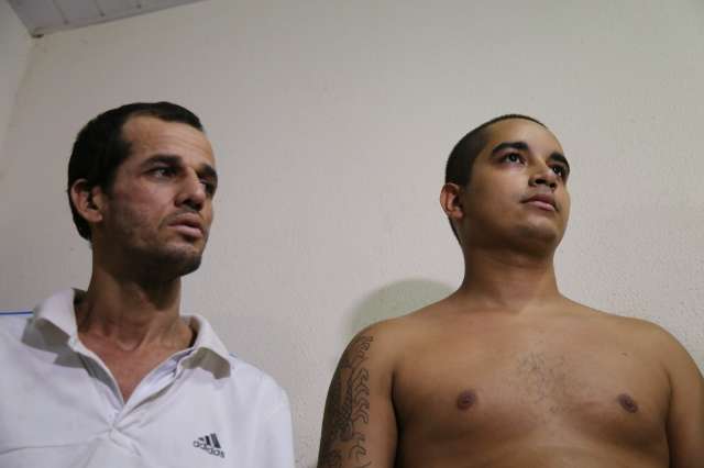 Tio e sobrinho s&atilde;o presos com por&ccedil;&otilde;es de pasta base e correntes de ouro furtadas
