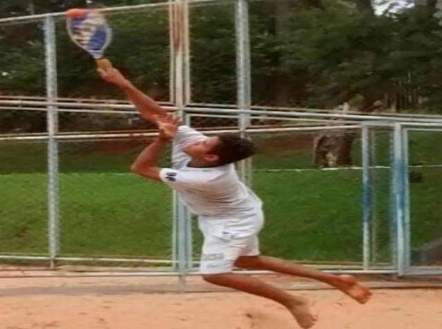 Torneios de beach tennis preparam atletas para temporada 2016