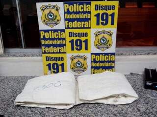 Cocaína estava escondida na cintura de bolivianas (Foto: Divulgação/PRF)