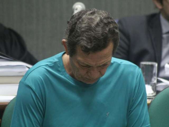 Pedreiro que invadiu HR e matou esposa &eacute; condenado a 13 anos