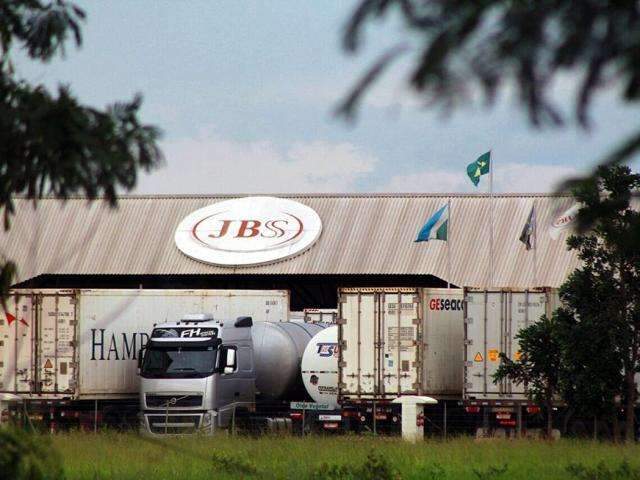 Ap&oacute;s seis dias com atividades suspensas, JBS retoma abates em MS